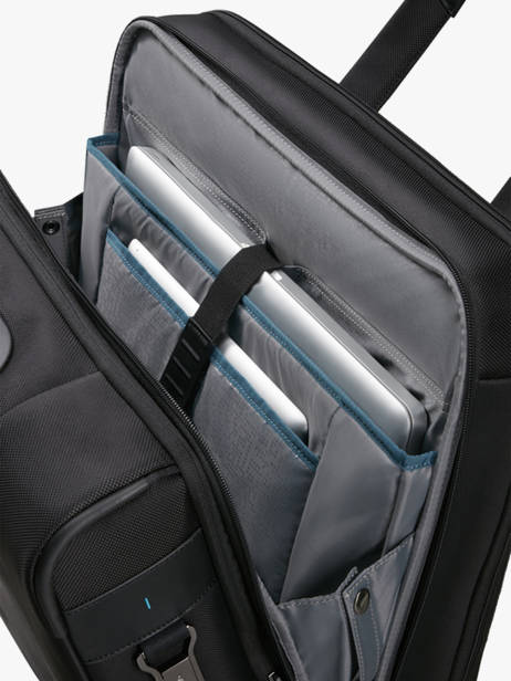 Pilot Case Op Wieltjes Met 15